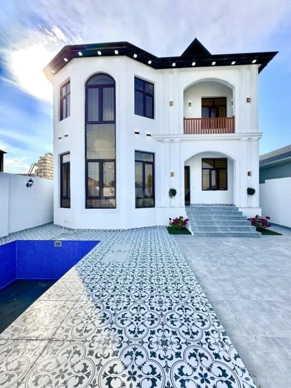 Satılır 5 otaqlı həyət evi 210 m²
