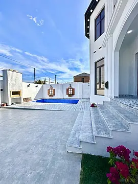 Satılır 5 otaqlı həyət evi 210 m²
