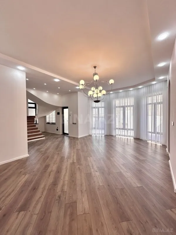 Satılır 5 otaqlı həyət evi 210 m²