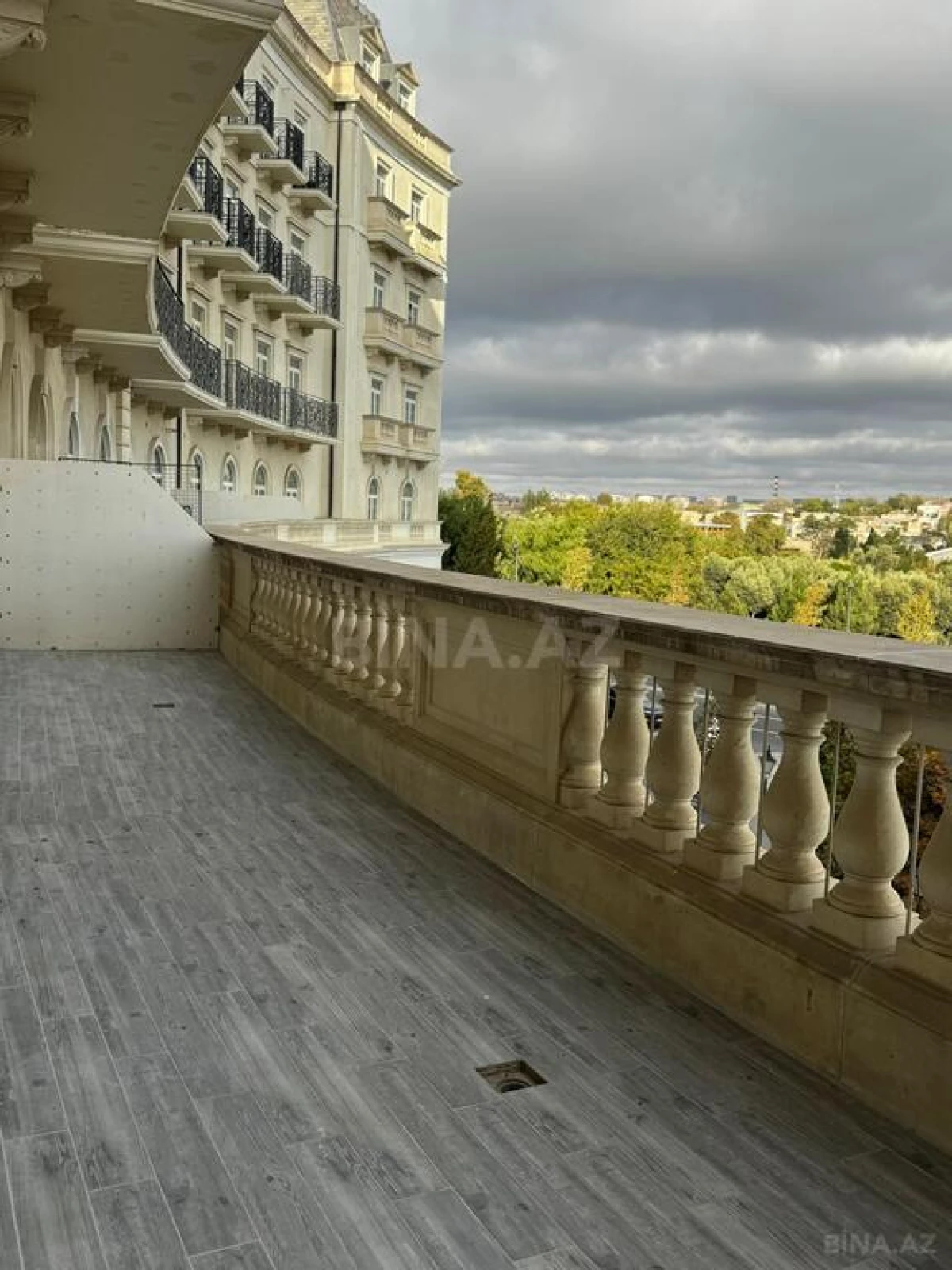 Kirayə verilir 3 otaqlı mənzil 150 m²