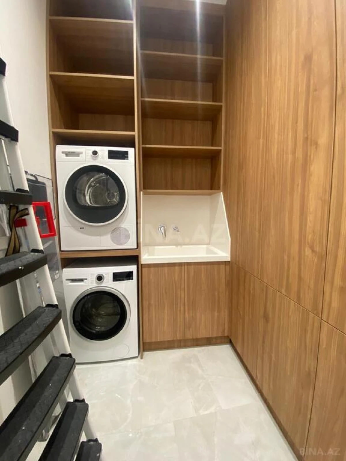 Kirayə verilir 3 otaqlı mənzil 150 m²