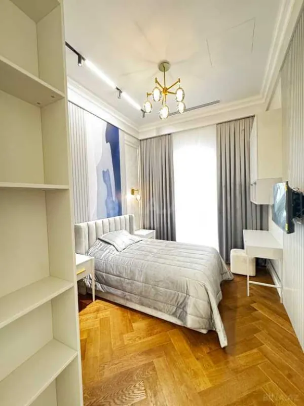 Kirayə verilir 3 otaqlı mənzil 150 m²