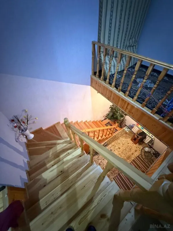 Satılır 5 otaqlı həyət evi 200 m²