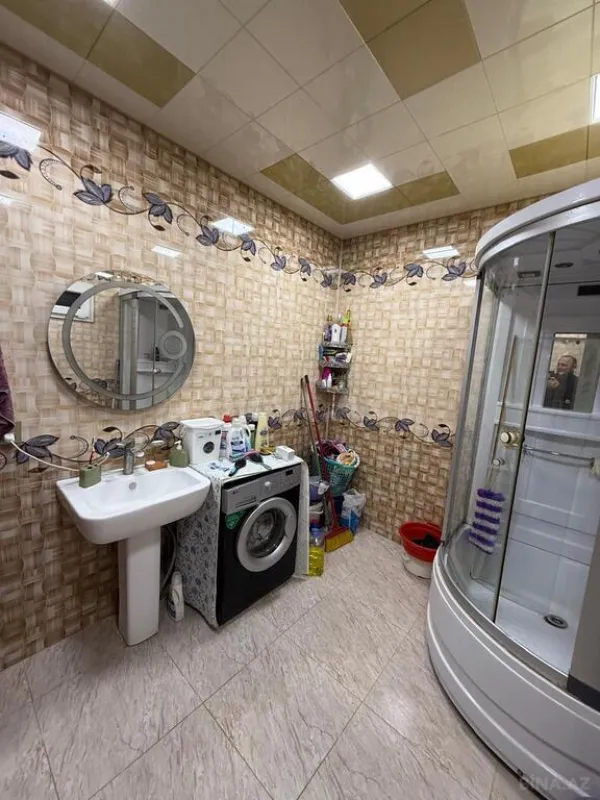 Satılır 5 otaqlı həyət evi 200 m²