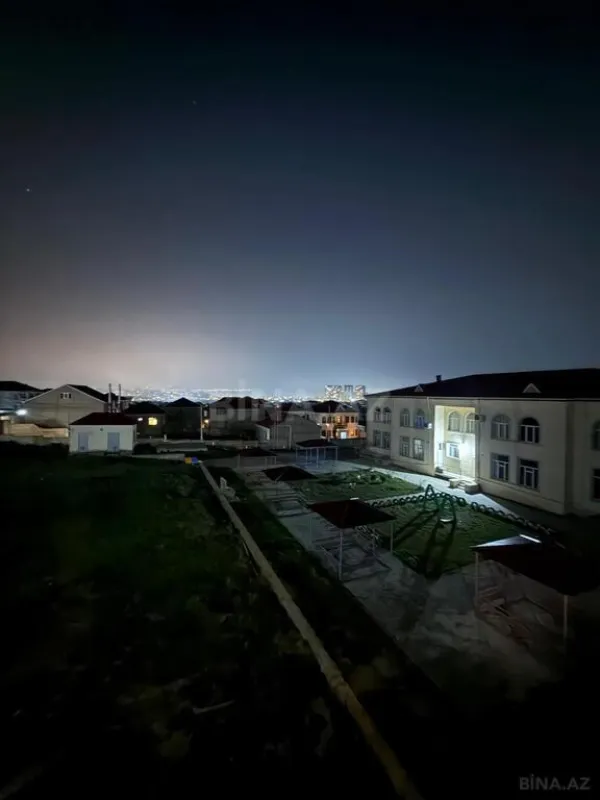 Satılır 5 otaqlı həyət evi 200 m²