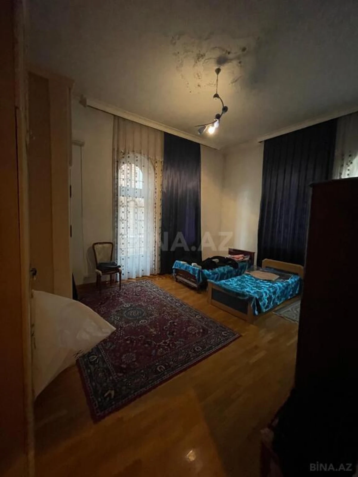 Satılır 12 otaqlı həyət evi 1060 m²