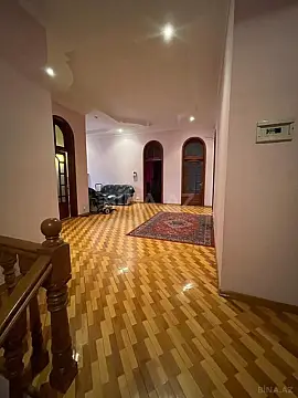 Satılır 12 otaqlı həyət evi 1060 m²