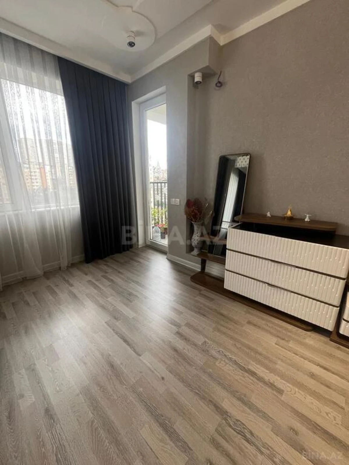Satılır 3 otaqlı mənzil 110 m²