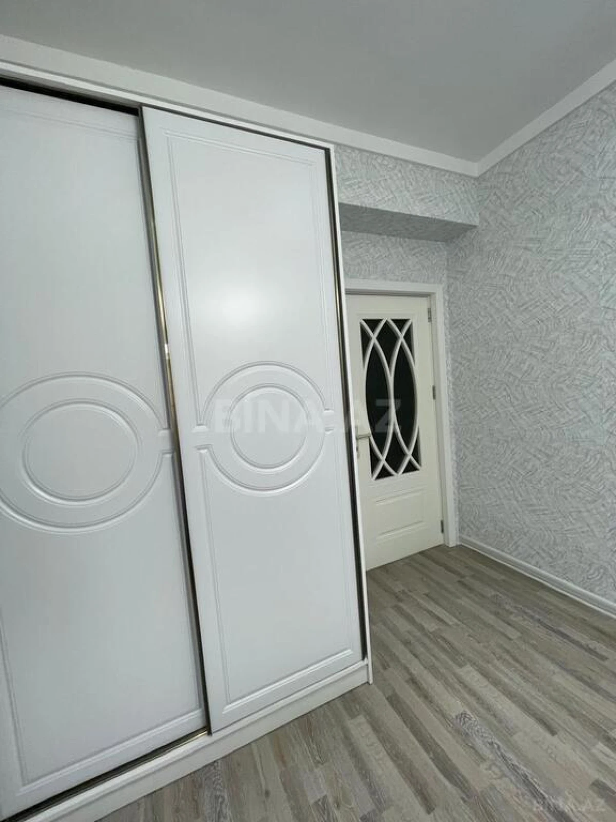 Satılır 3 otaqlı mənzil 110 m²