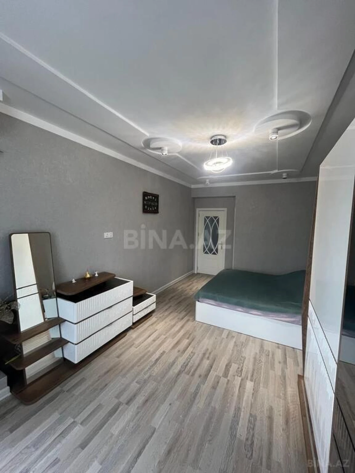 Satılır 3 otaqlı mənzil 110 m²
