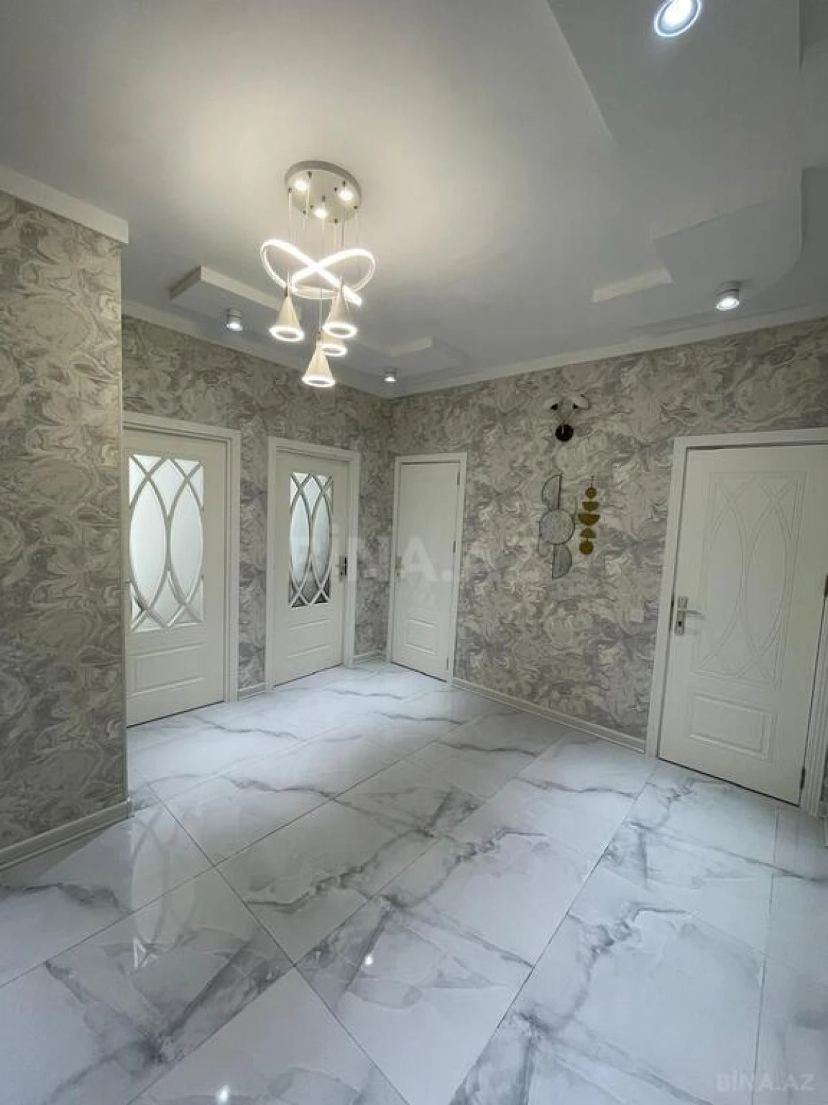 Satılır 3 otaqlı mənzil 110 m²