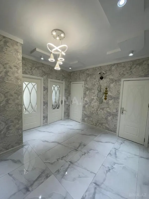 Satılır 3 otaqlı mənzil 110 m²