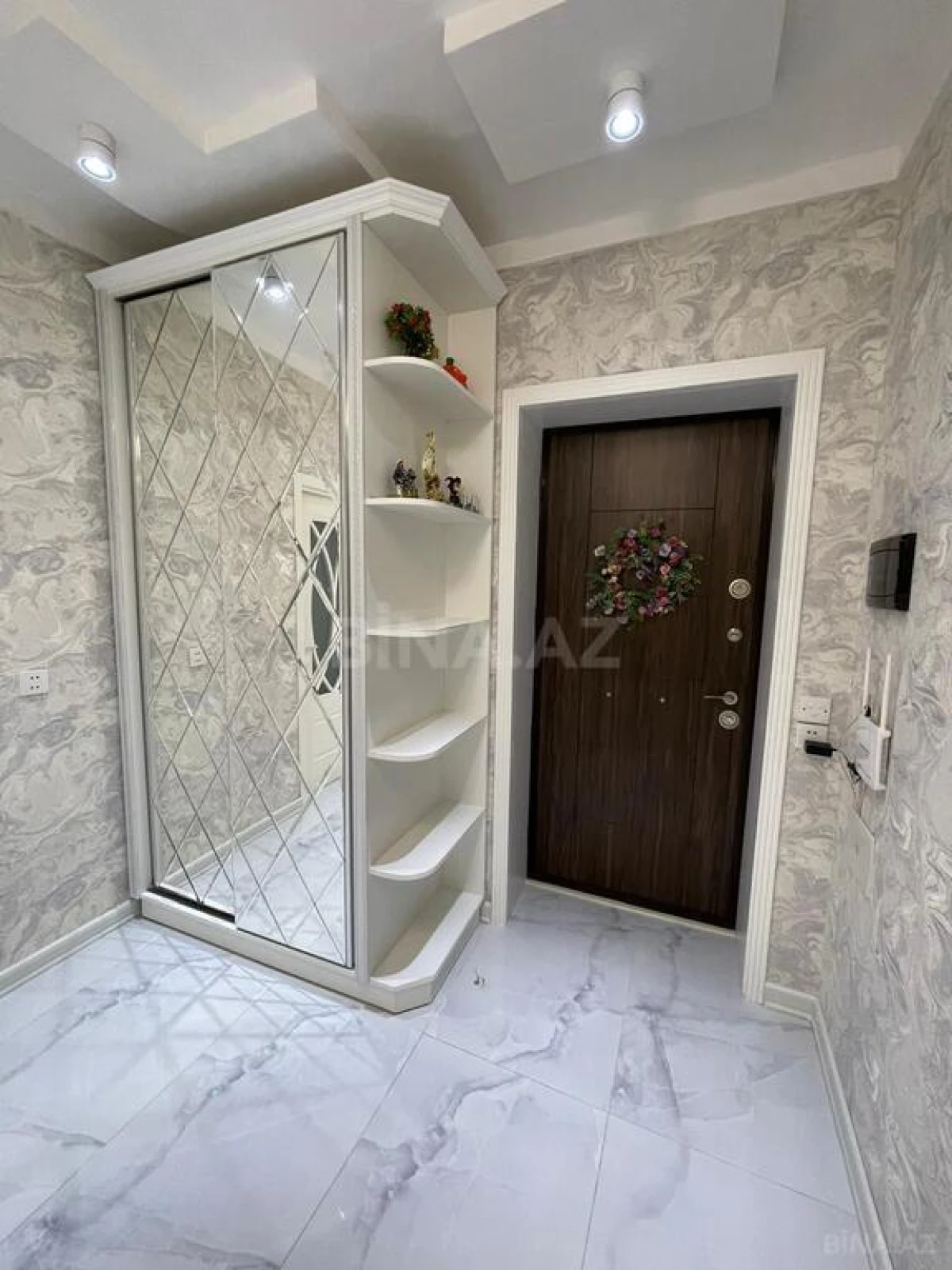 Satılır 3 otaqlı mənzil 110 m²