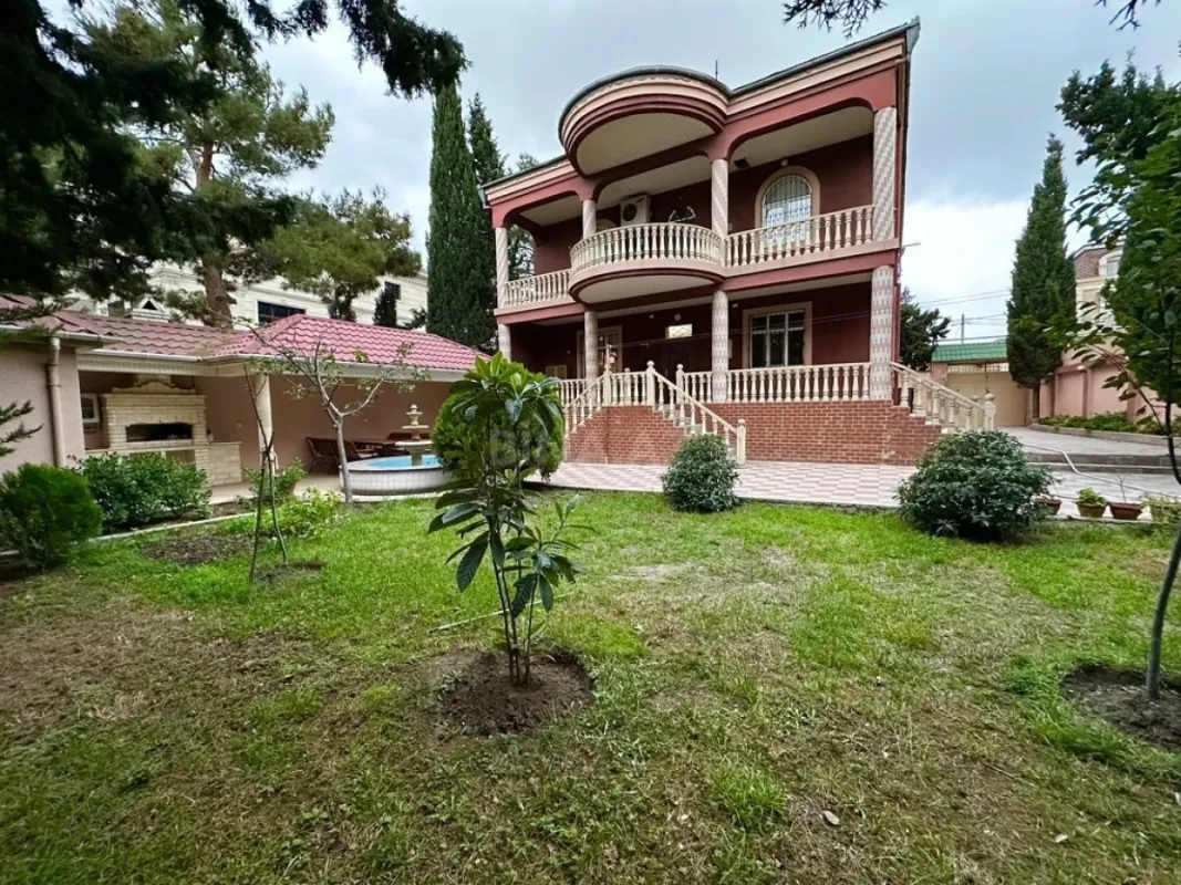 Satılır 5 otaqlı həyət evi 400 m²