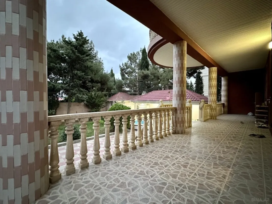 Satılır 5 otaqlı həyət evi 400 m²