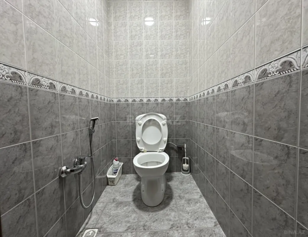 Satılır 5 otaqlı həyət evi 400 m²