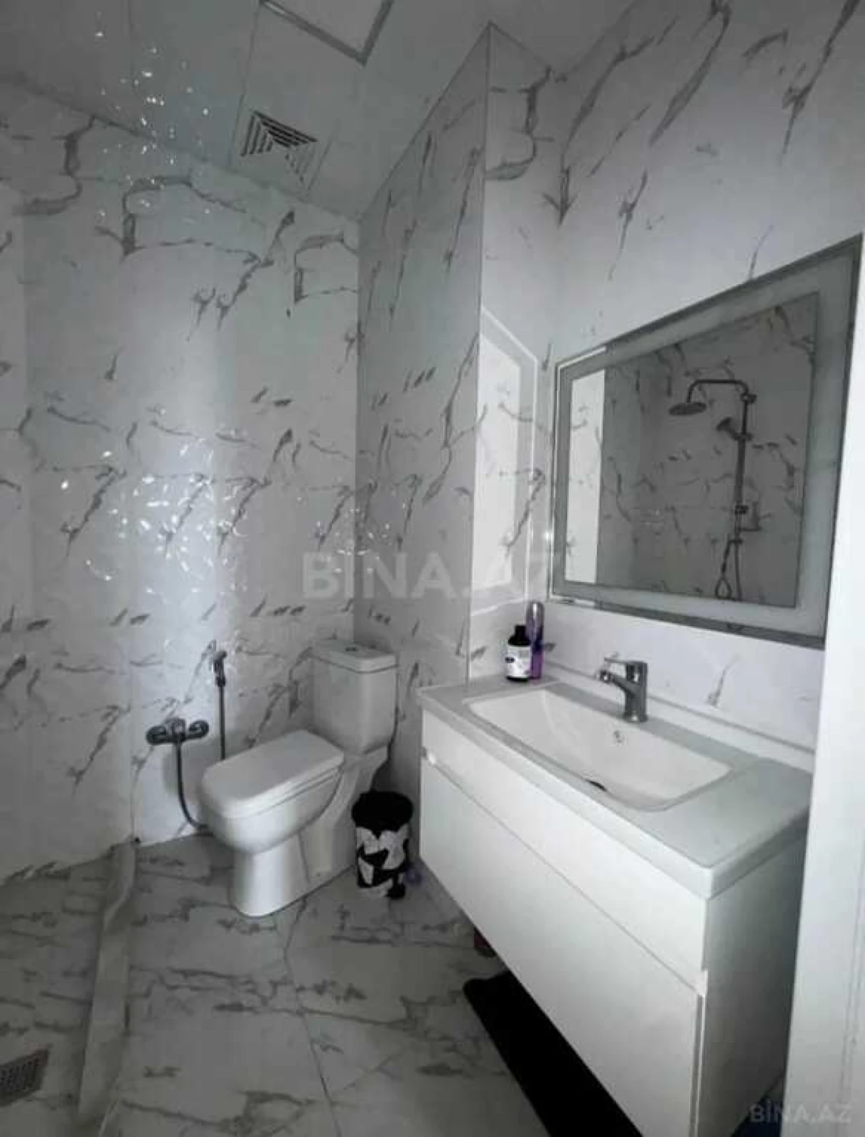 Satılır 2 otaqlı mənzil 67 m²