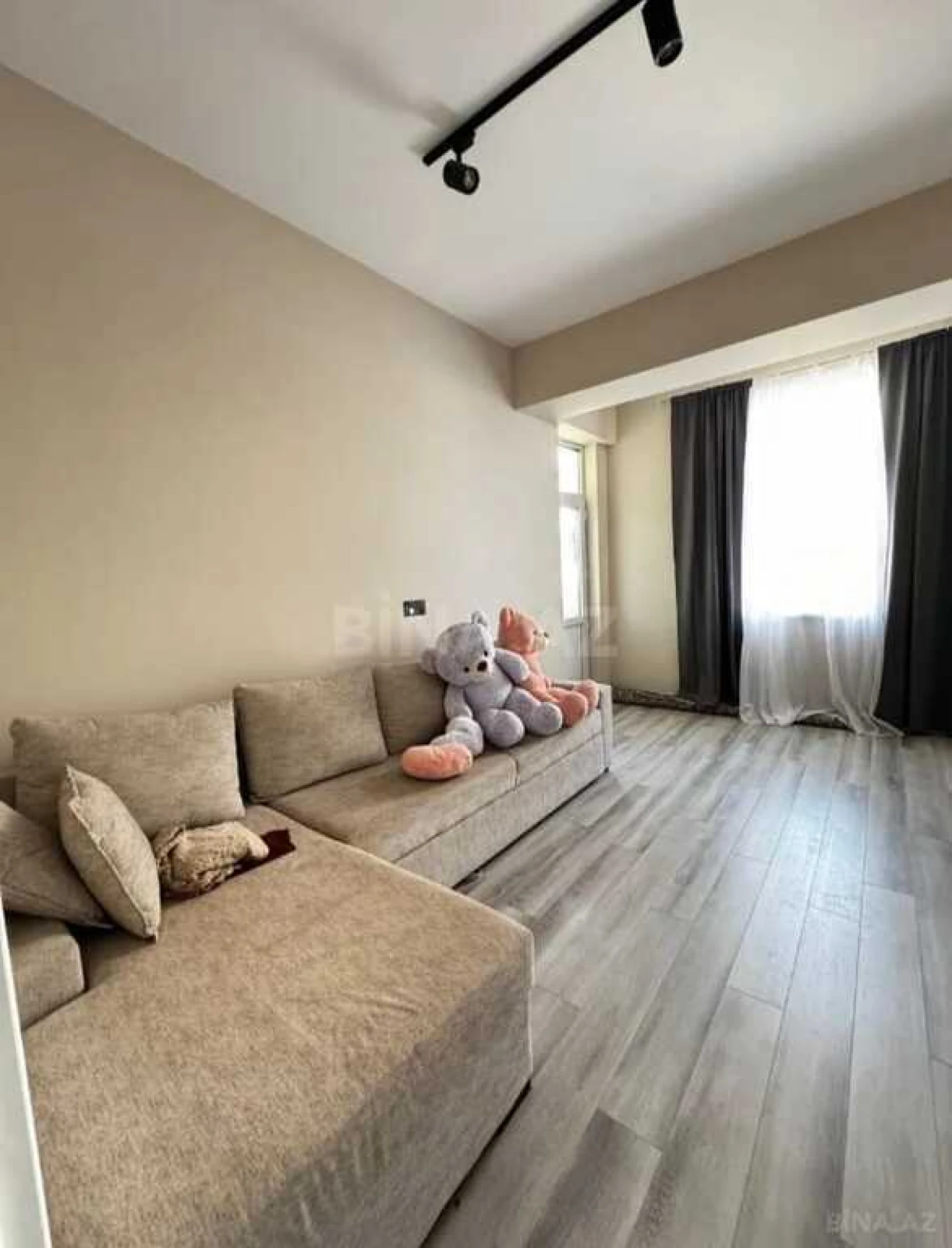 Satılır 2 otaqlı mənzil 67 m²
