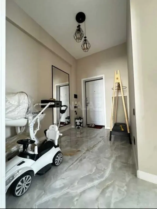 Satılır 2 otaqlı mənzil 67 m²