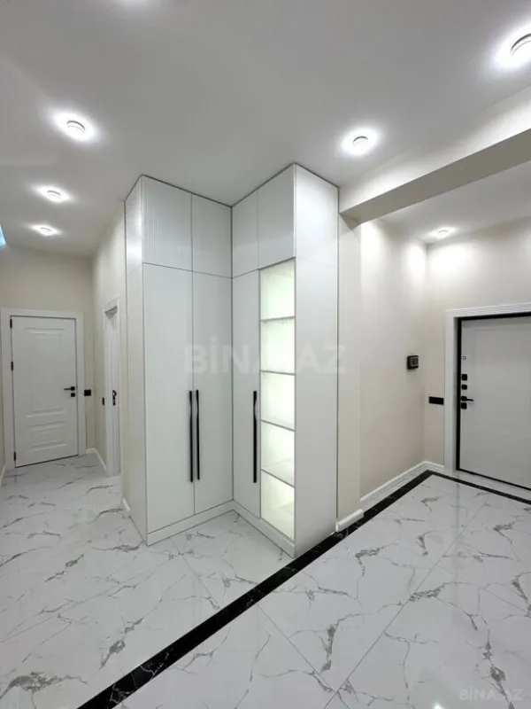 Satılır 3 otaqlı mənzil 107 m²