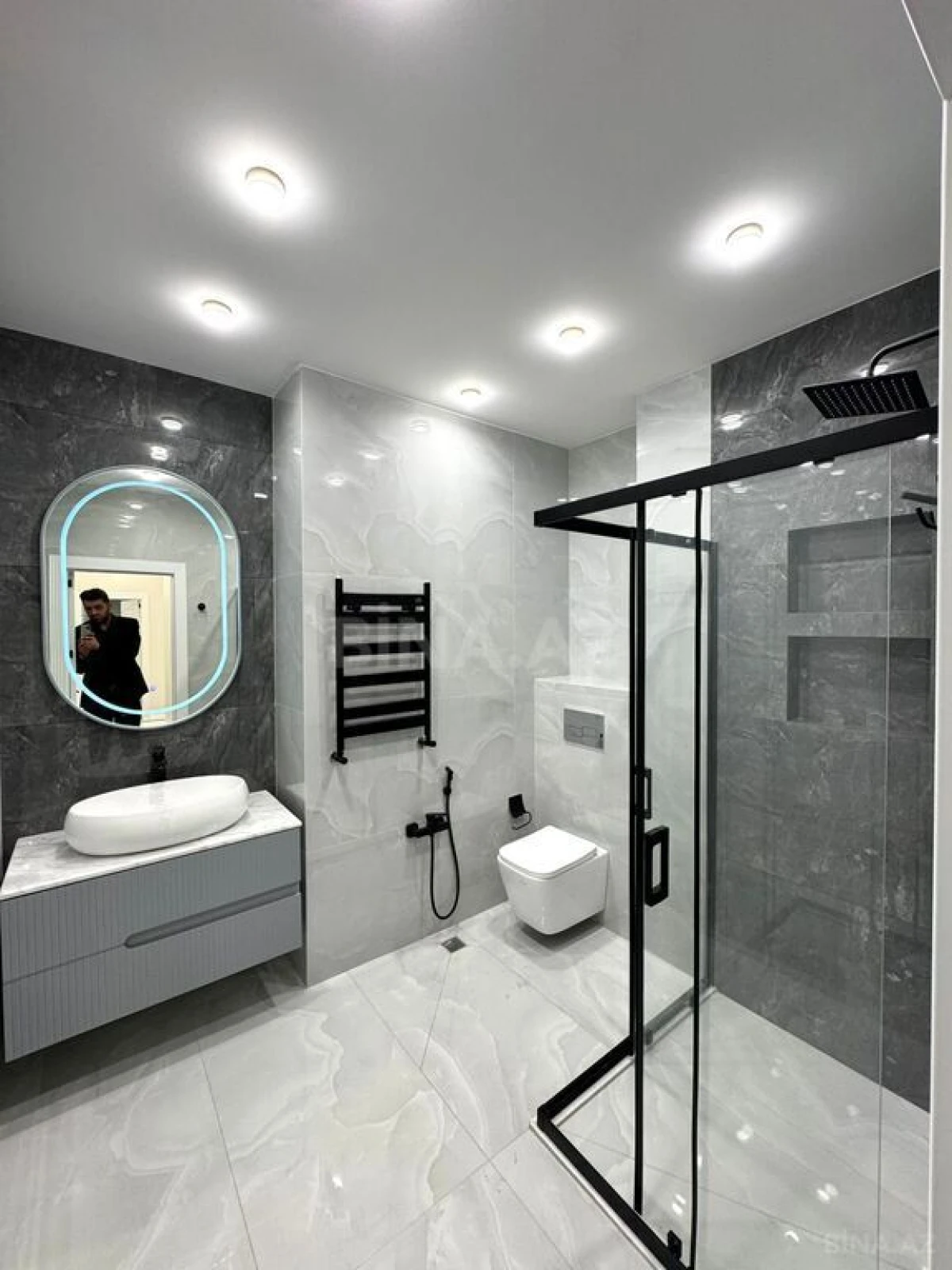 Satılır 3 otaqlı mənzil 107 m²