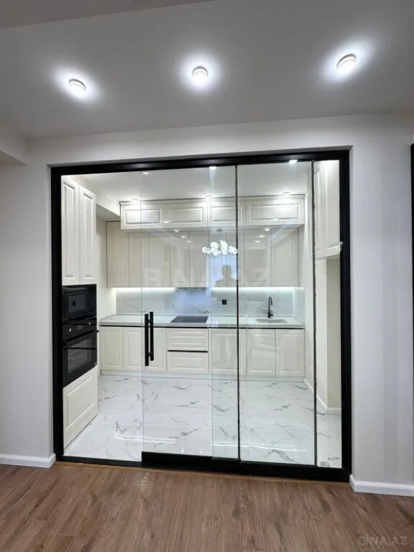 Satılır 3 otaqlı mənzil 107 m²