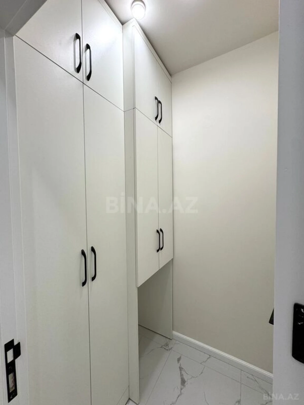 Satılır 3 otaqlı mənzil 107 m²