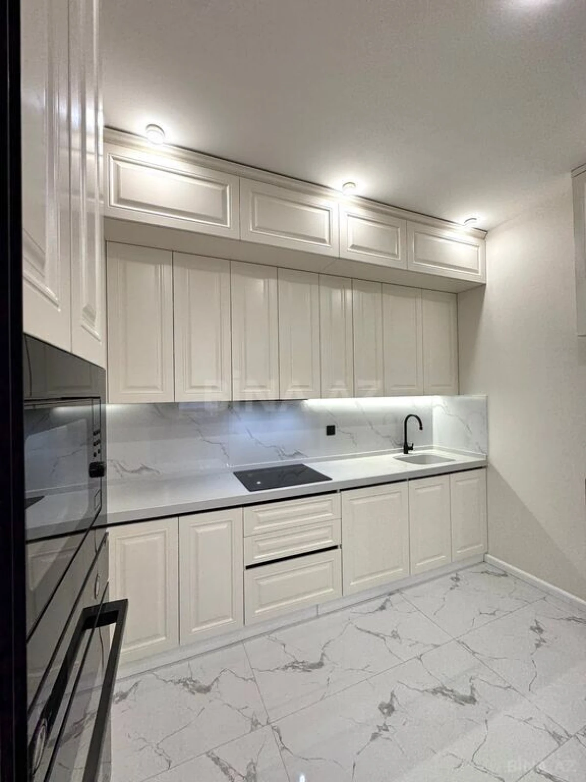 Satılır 3 otaqlı mənzil 107 m²