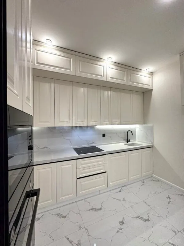 Satılır 3 otaqlı mənzil 107 m²