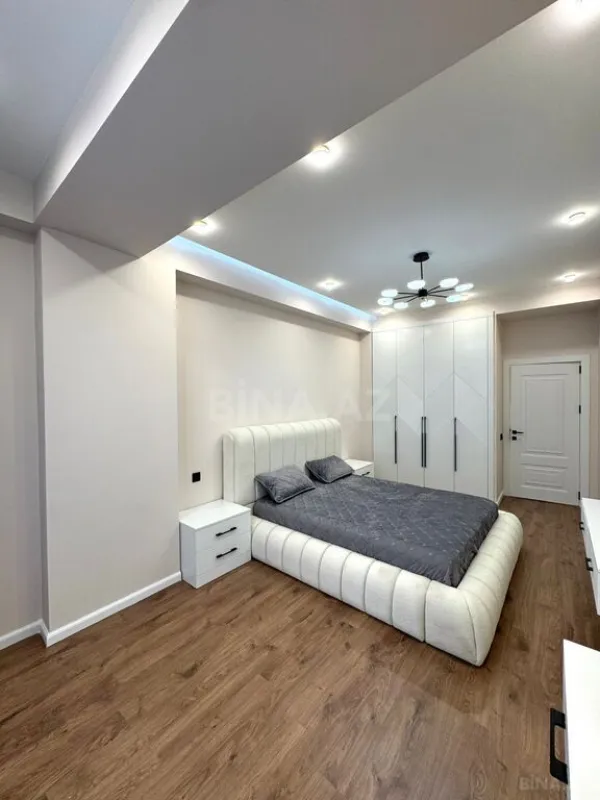 Satılır 3 otaqlı mənzil 107 m²