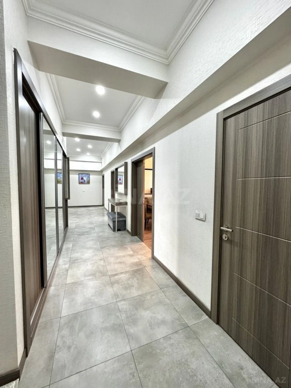 Kirayə verilir 4 otaqlı mənzil 160 m²