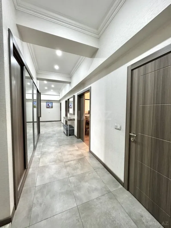 Kirayə verilir 4 otaqlı mənzil 160 m²
