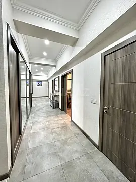 Kirayə verilir 4 otaqlı mənzil 160 m²