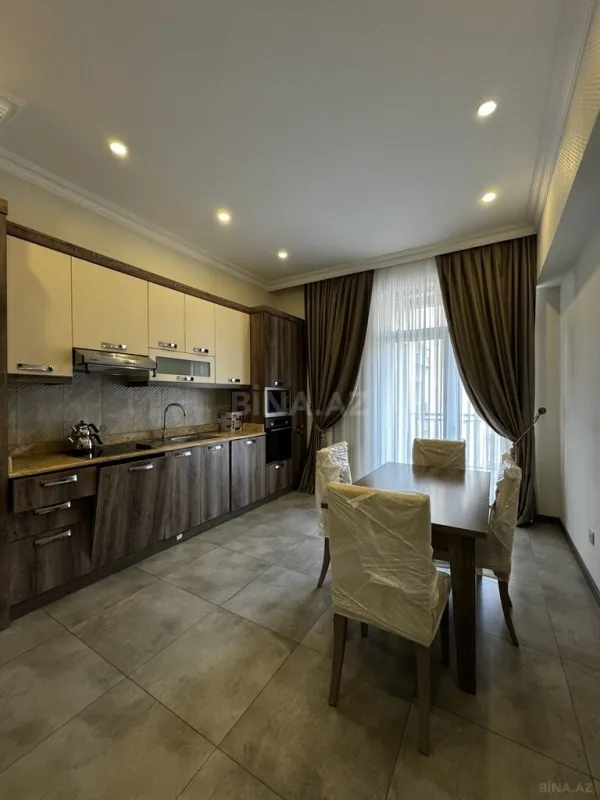 Kirayə verilir 4 otaqlı mənzil 160 m²