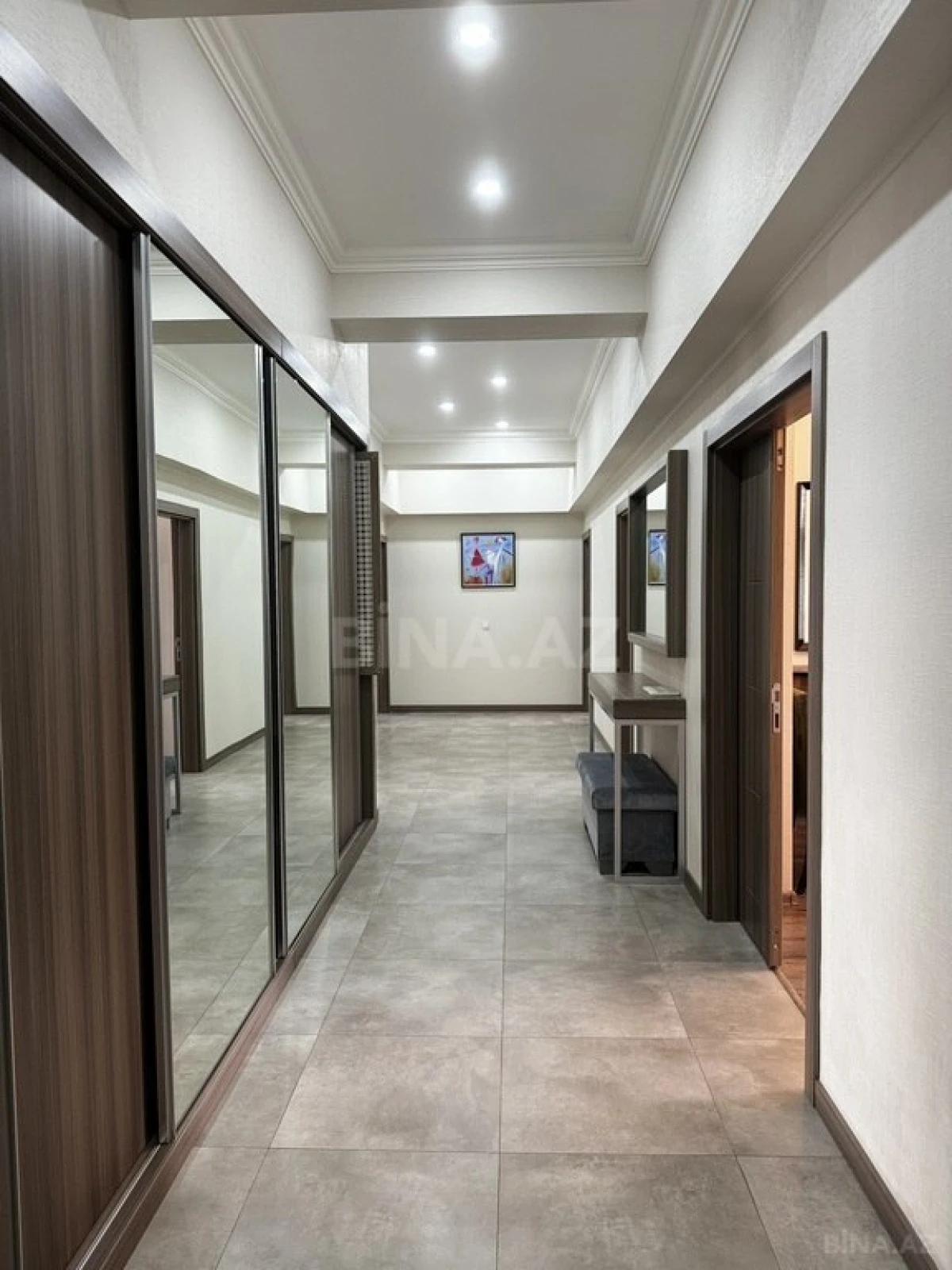 Kirayə verilir 4 otaqlı mənzil 160 m²