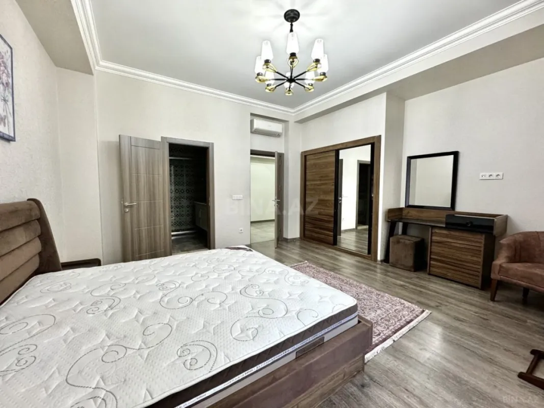 Kirayə verilir 4 otaqlı mənzil 160 m²