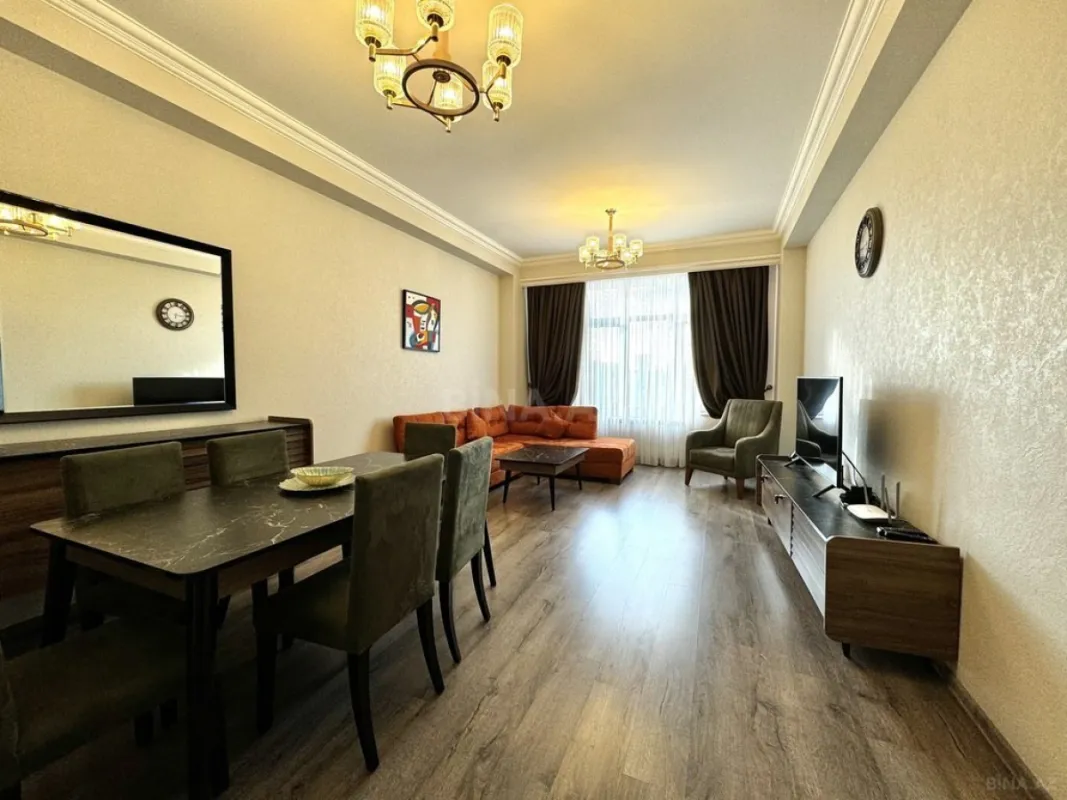 Kirayə verilir 4 otaqlı mənzil 160 m²