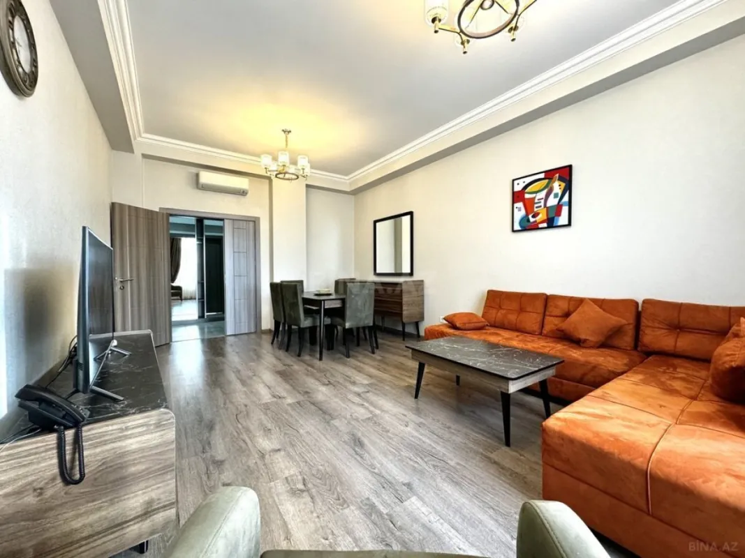 Kirayə verilir 4 otaqlı mənzil 160 m²