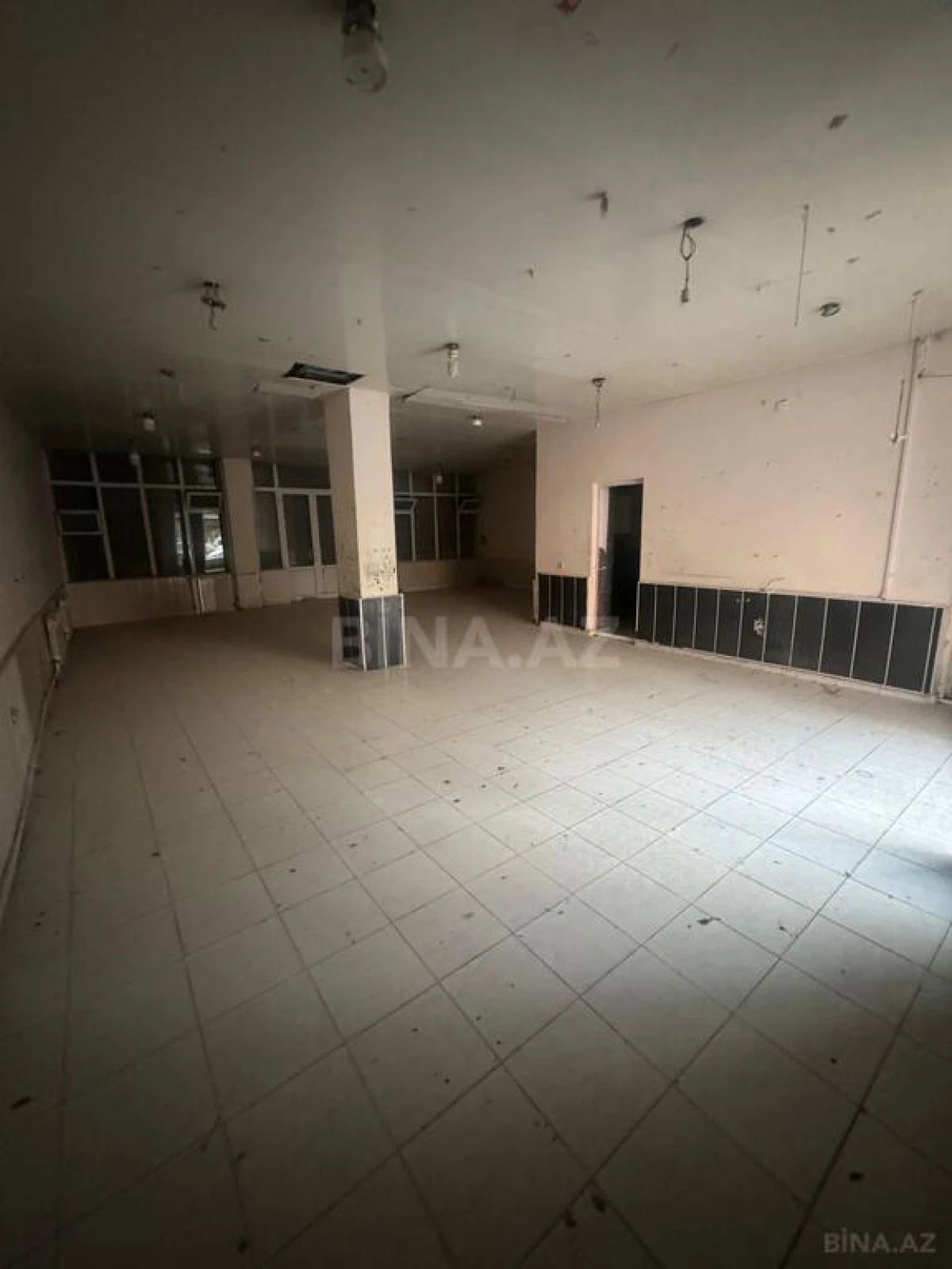 Satılır obyekt 330 m²