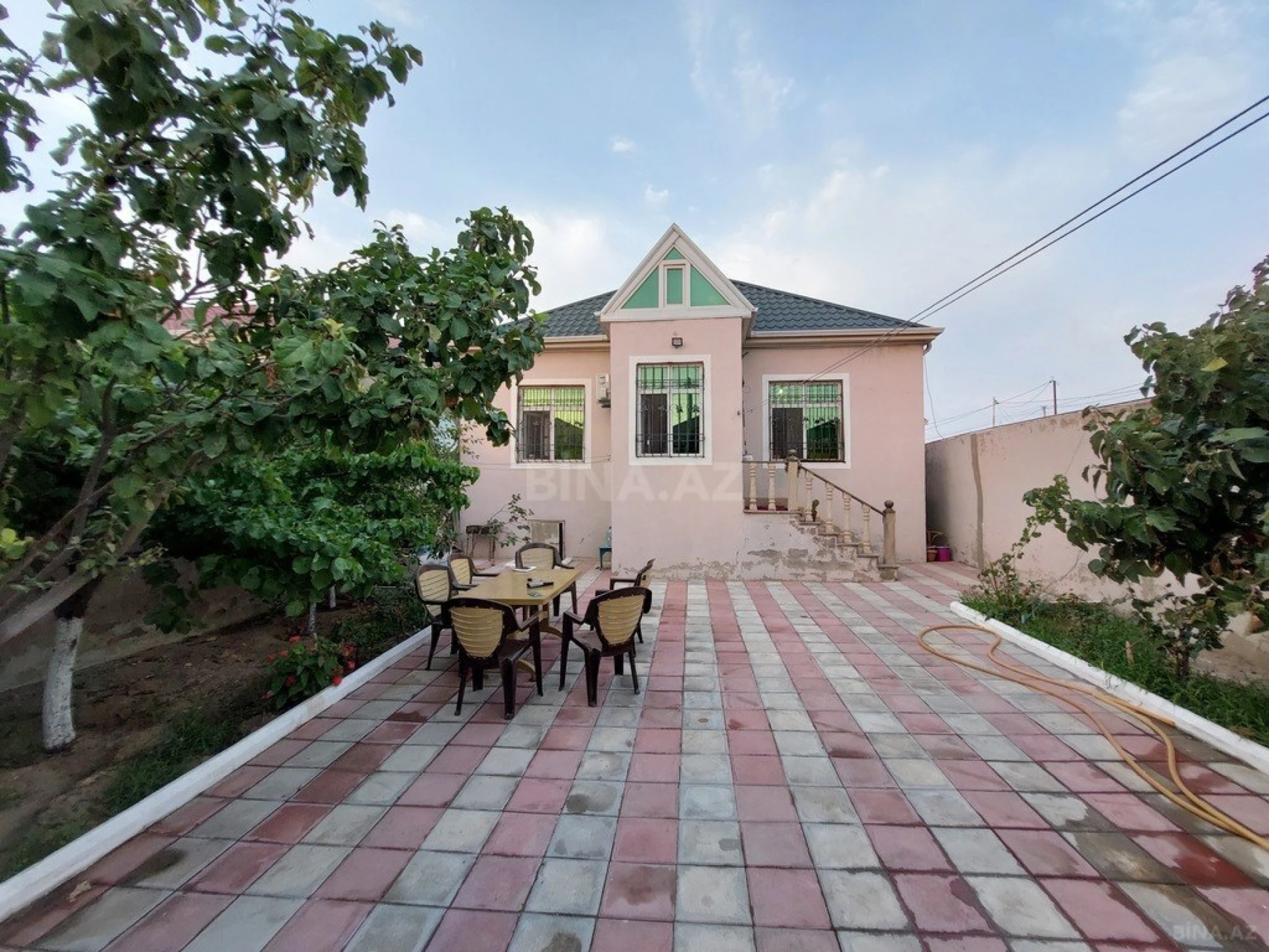 Satılır 3 otaqlı həyət evi 100 m²