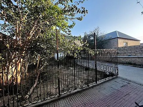 Satılır 3 otaqlı həyət evi 110 m²