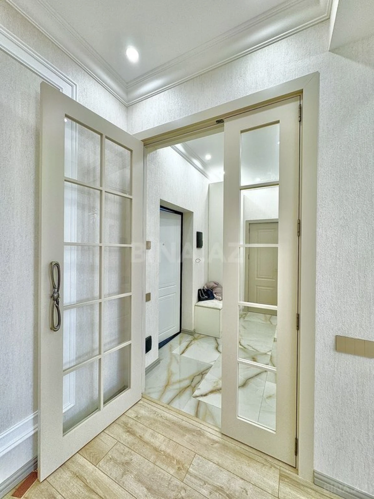 Satılır 3 otaqlı mənzil 76 m²