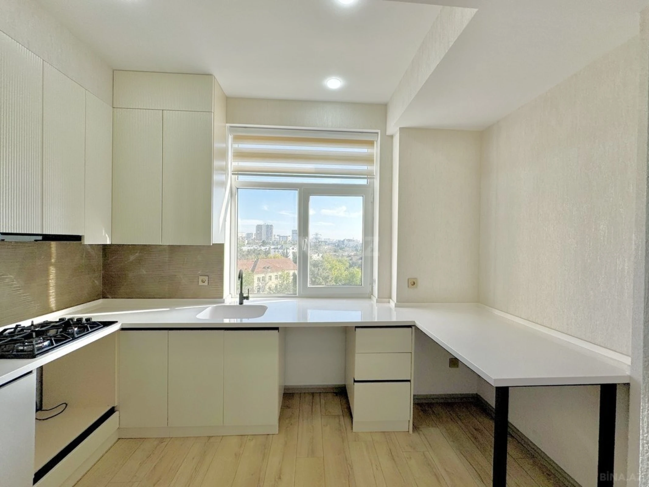 Satılır 3 otaqlı mənzil 76 m²