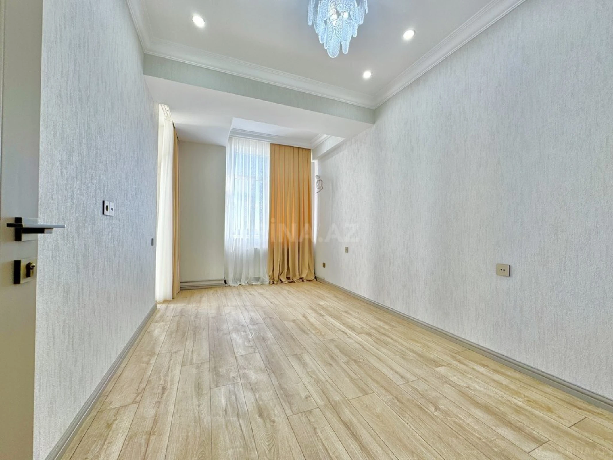 Satılır 3 otaqlı mənzil 76 m²
