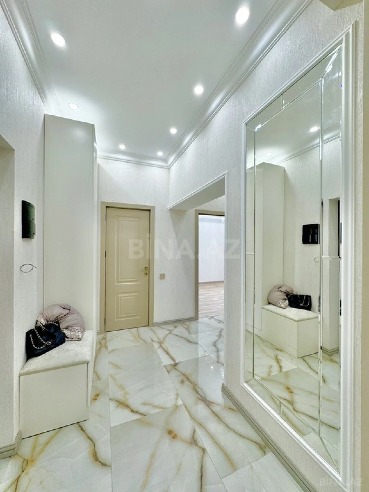 Satılır 3 otaqlı mənzil 76 m²