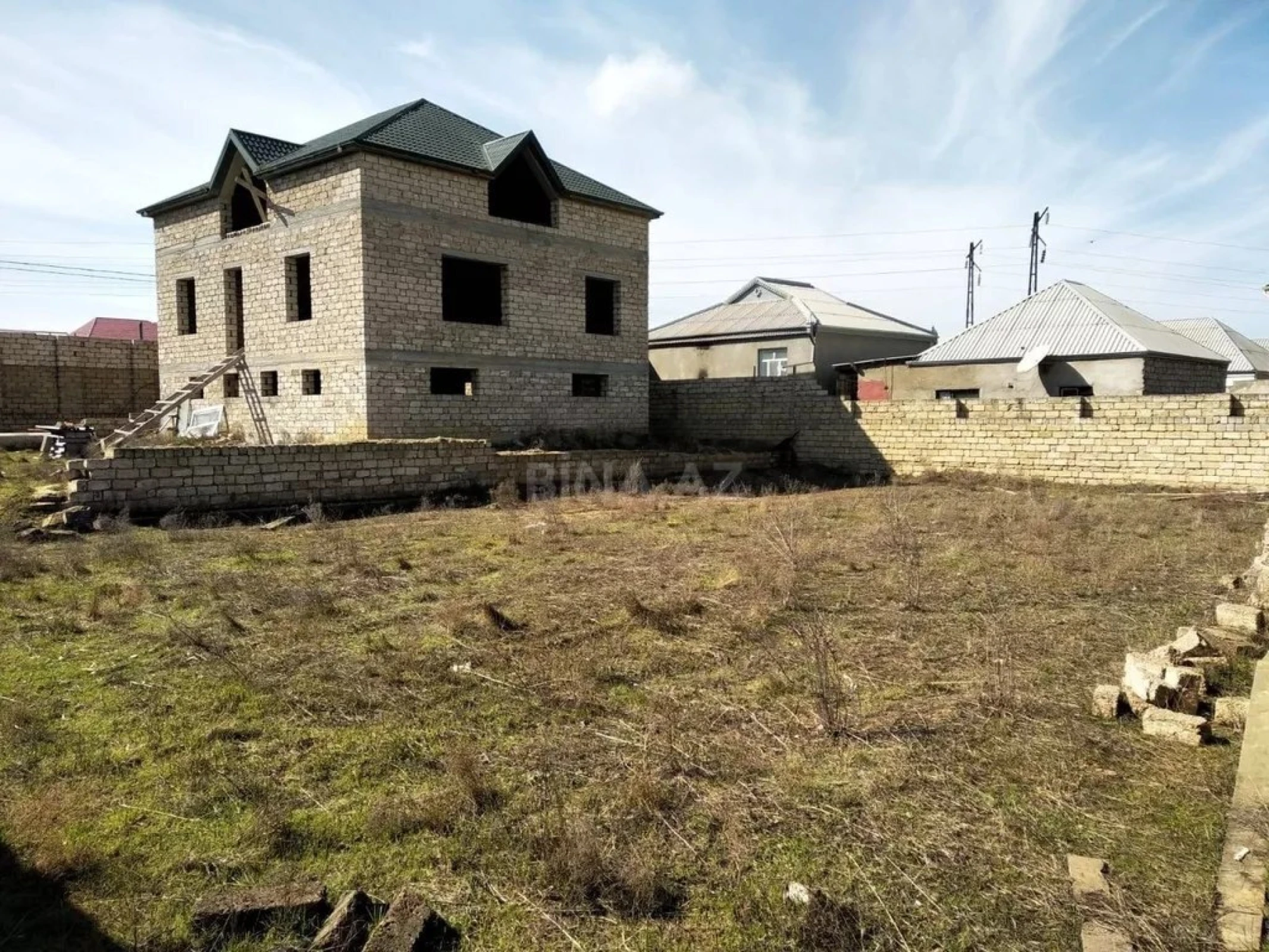 Satılır torpaq sahəsi 12 m²