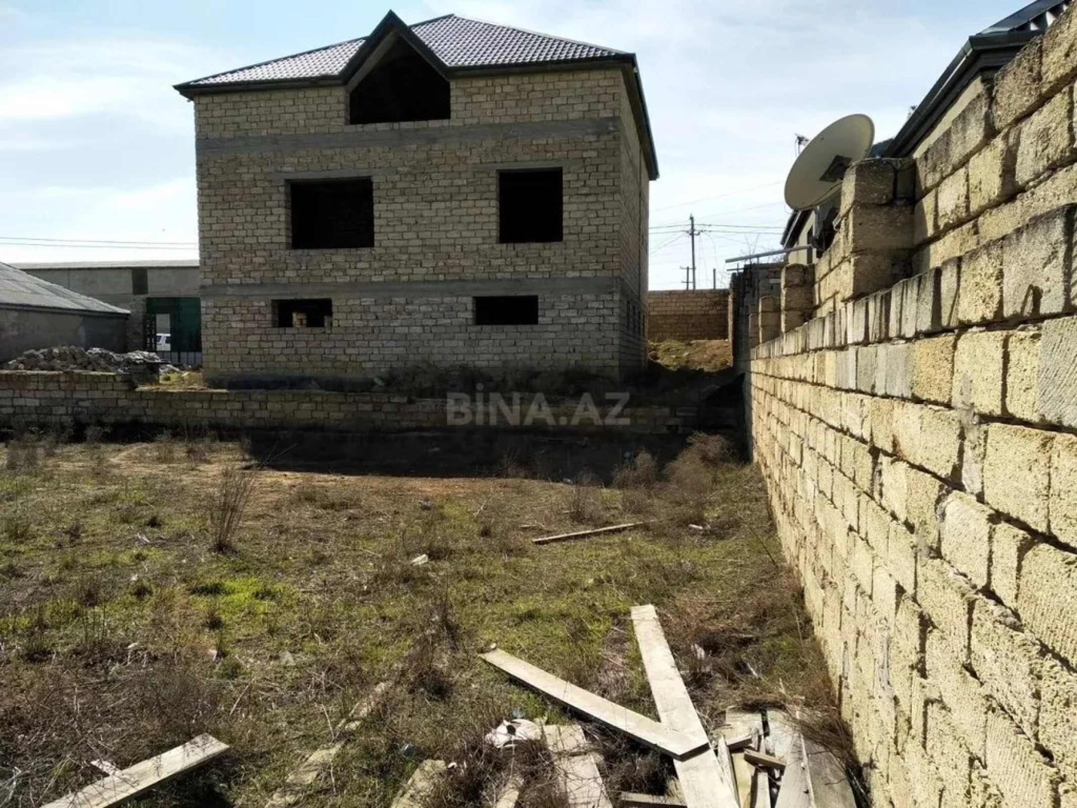 Satılır torpaq sahəsi 12 m²