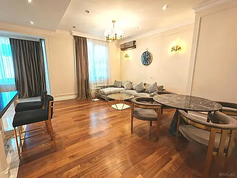 Kirayə verilir 4 otaqlı mənzil 210 m²