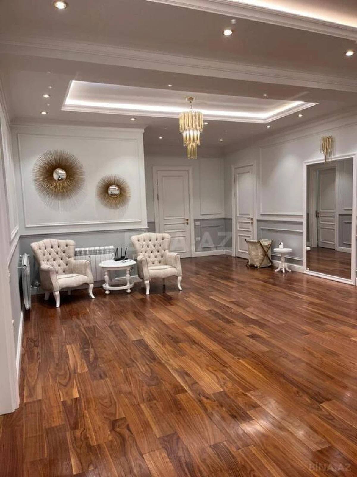 Kirayə verilir 4 otaqlı mənzil 210 m²