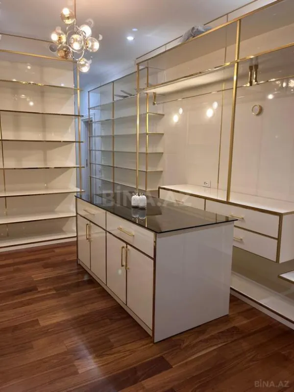 Kirayə verilir 4 otaqlı mənzil 210 m²